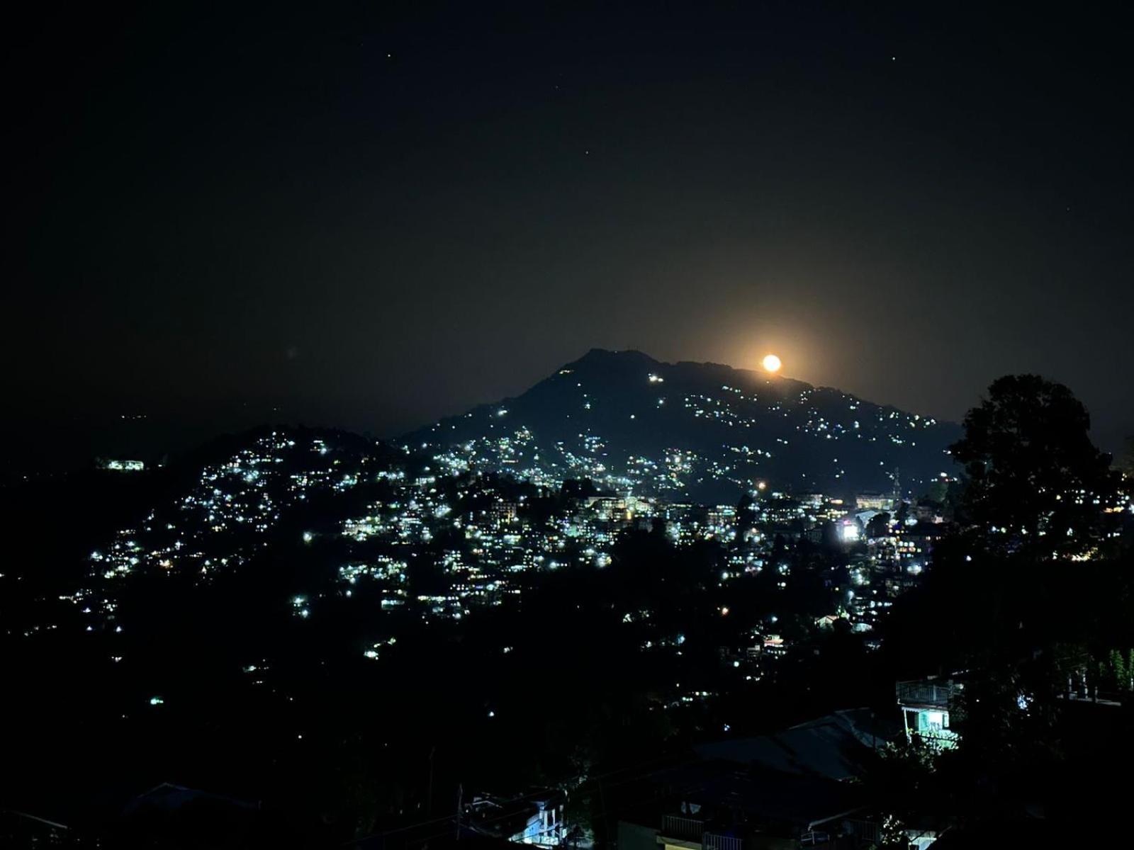 Seven Hills Homestay Kalimpong Bagian luar foto