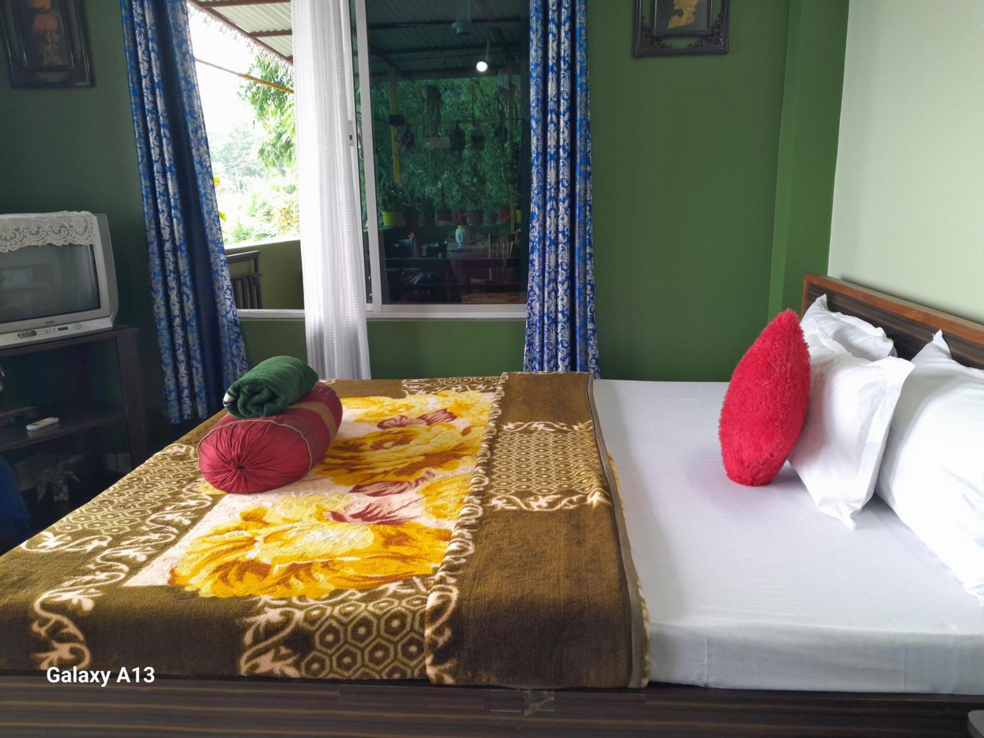 Seven Hills Homestay Kalimpong Bagian luar foto