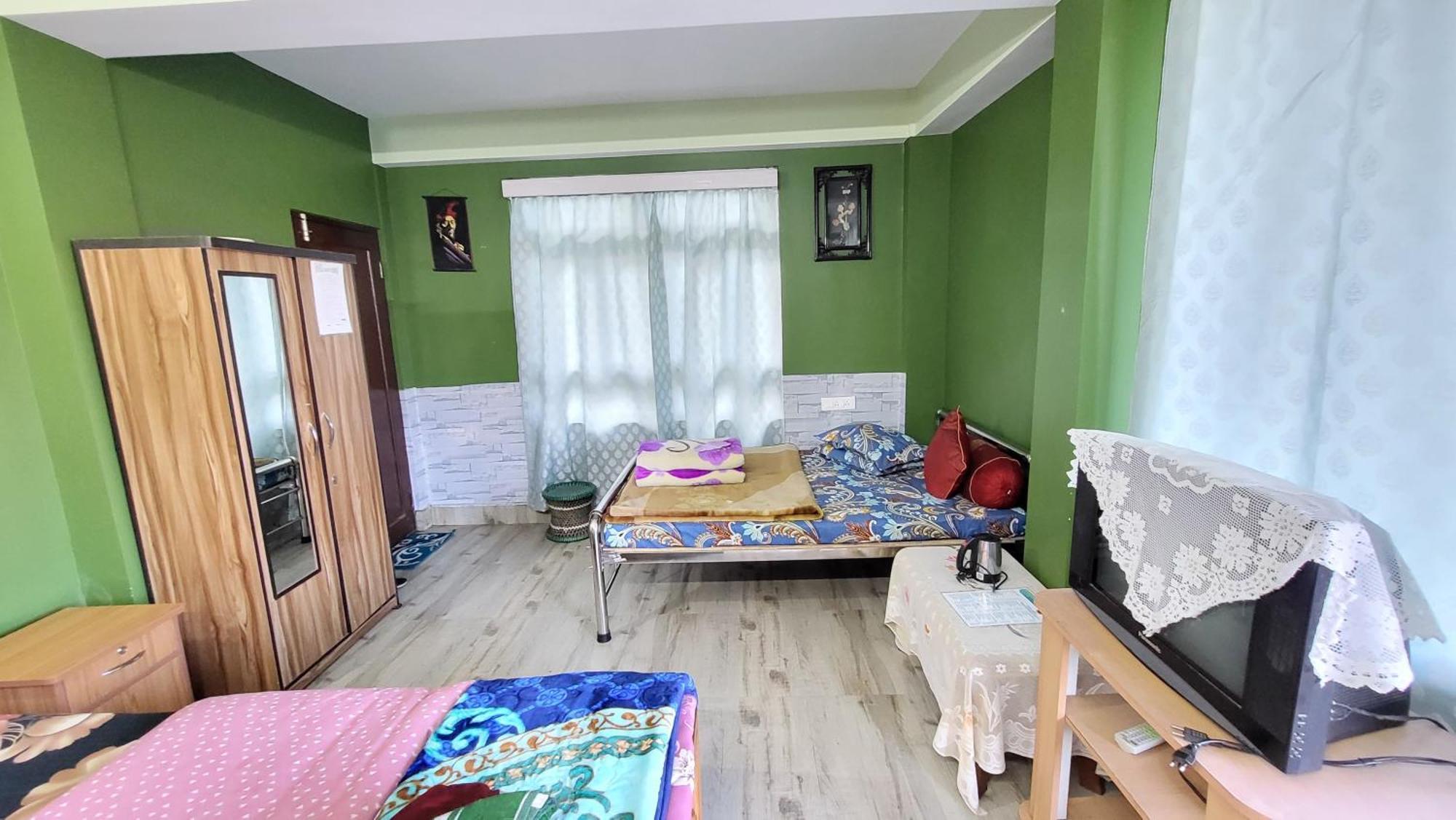 Seven Hills Homestay Kalimpong Bagian luar foto